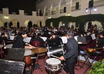 Fortalece Colegio de San Juan Siglo XXI vinculación con la sociedad