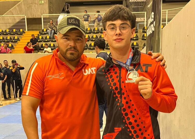 Gana la UAT medalla de plata en luchas asociadas en el nacional de la ANUIES
