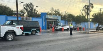 Garantiza tránsito y vialidad cruce seguro de estudiantes en primarias de NLD