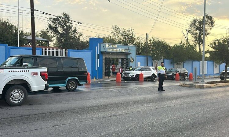 Garantiza tránsito y vialidad cruce seguro de estudiantes en primarias de NLD