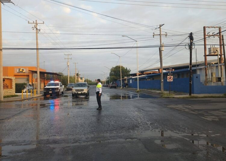 Garantiza tránsito y vialidad cruce seguro de estudiantes en primarias de NLD