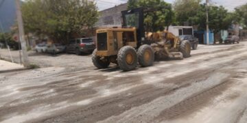 Implementa Municipio plan de azolve y bacheo en calles afectadas por lluvia