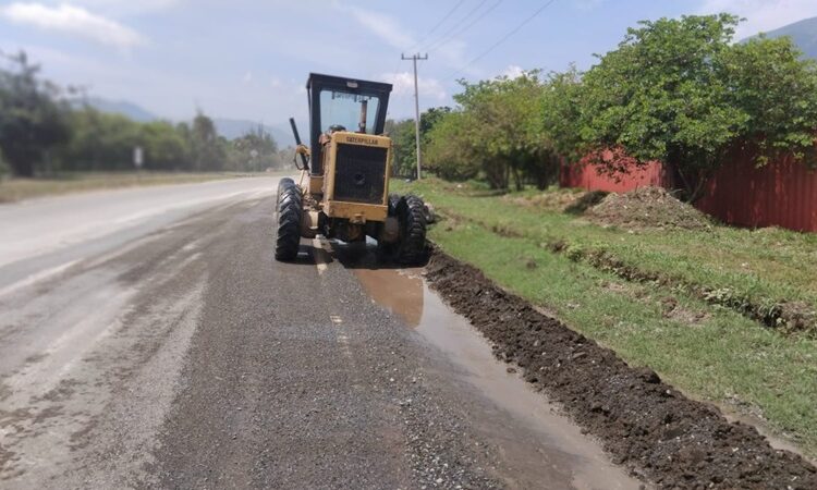 Implementa Municipio plan de azolve y bacheo en calles afectadas por lluvia