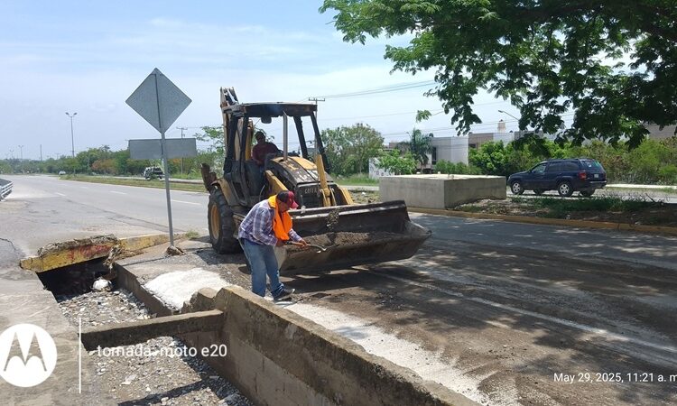 Implementa Municipio plan de azolve y bacheo en calles afectadas por lluvia