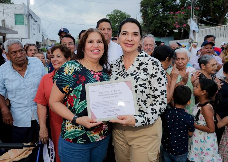 Inaugura Mónica pavimentación de 2 calles en Colonia López Portillo