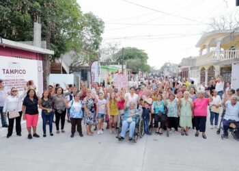 Inaugura Mónica pavimentación de 2 calles en Colonia López Portillo