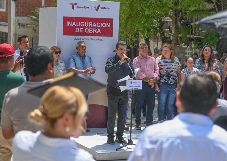 Inaugura Gattás calle de concreto hidráulico en colonia Tamatán