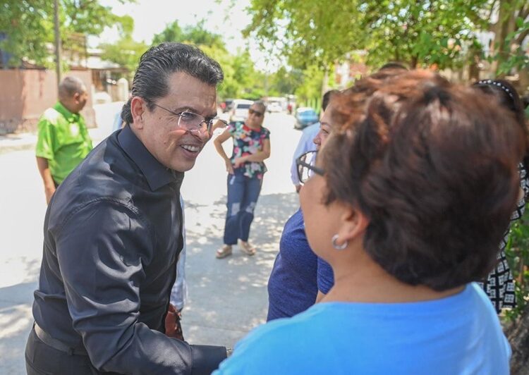 Inaugura Gattás calle de concreto hidráulico en colonia Tamatán