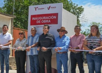 Inaugura Gattás calle de concreto hidráulico en colonia Tamatán