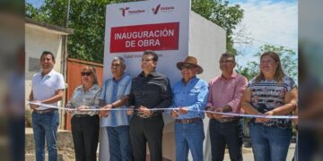 Inaugura Gattás calle de concreto hidráulico en colonia Tamatán