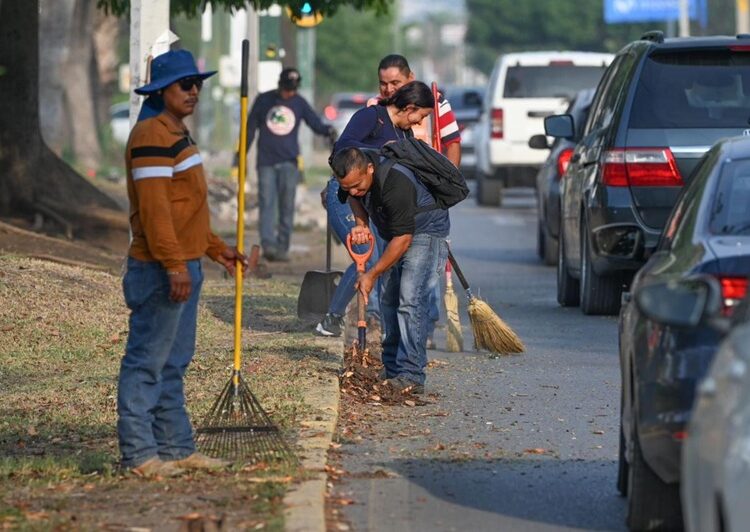 Intenso programa de limpieza en calles y avenidas