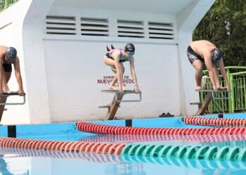 Invita Gobierno de NLD al 2.º Curso de Natación Infantil