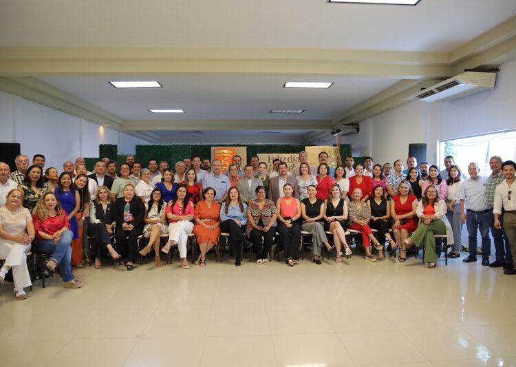 La FDCSV reconoce la vocación y entrega de sus Maestros