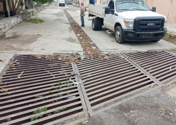 Limpian drenes de Victoria tras paso del Frente Frío 42