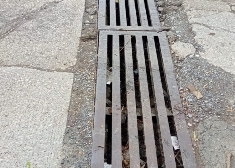 Limpian drenes de Victoria tras paso del Frente Frío 42