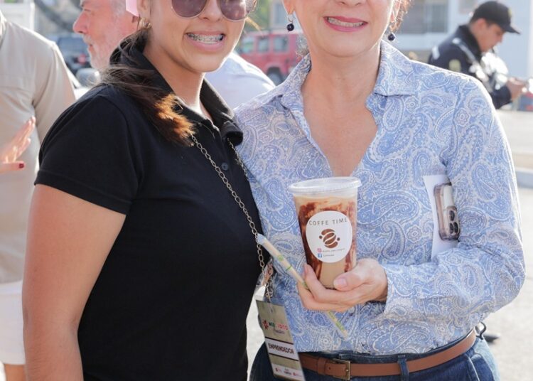 Logra Mónica Villarreal apoyos financieros para emprendedores