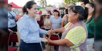 Logra Mónica Villarreal apoyos financieros para emprendedores