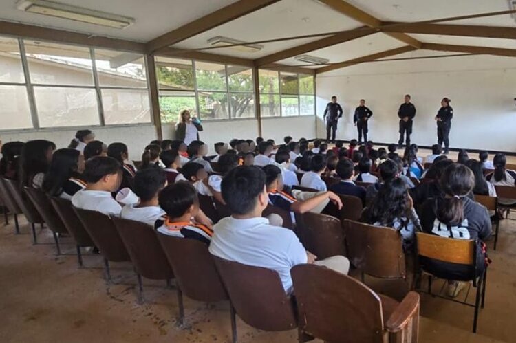 Mantiene Guardia Estatal de Género proximidad con estudiantes