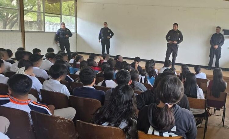 Mantiene Guardia Estatal de Género proximidad con estudiantes