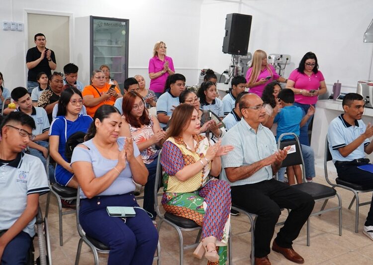 DIF NLD continúa entrega de apoyos a CAM