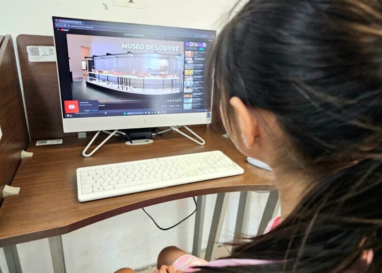Niñas y niños viajan virtualmente por Museos del mundo en bibliotecas de NLD
