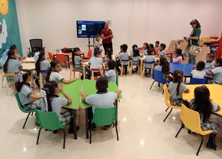 Niños aprenden en la Infoteca a evitar accidentes en la vía pública