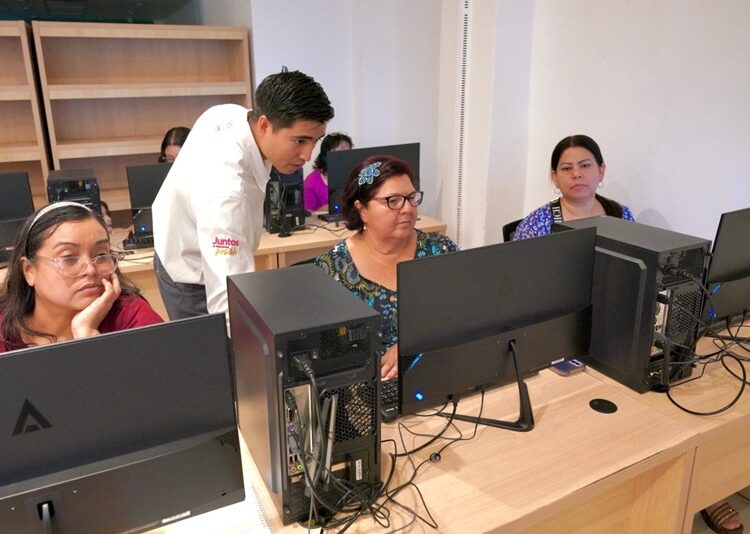 Por la alta demanda abren dos cursos de computación para mujeres en la Infoteca