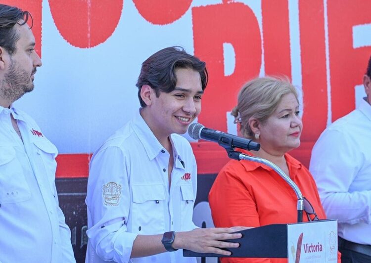 Presentan el “Lalo Bus”, dará transporte escolar gratuito