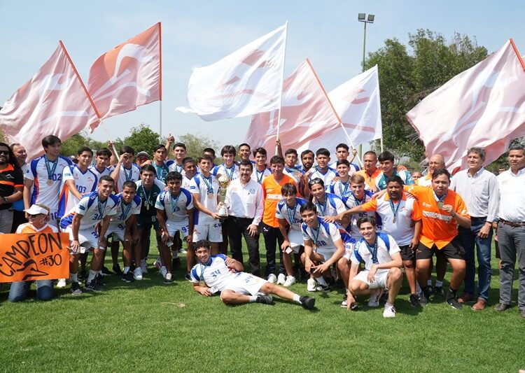 Recibe rector a los Correcaminos campeones de la Liga Premier