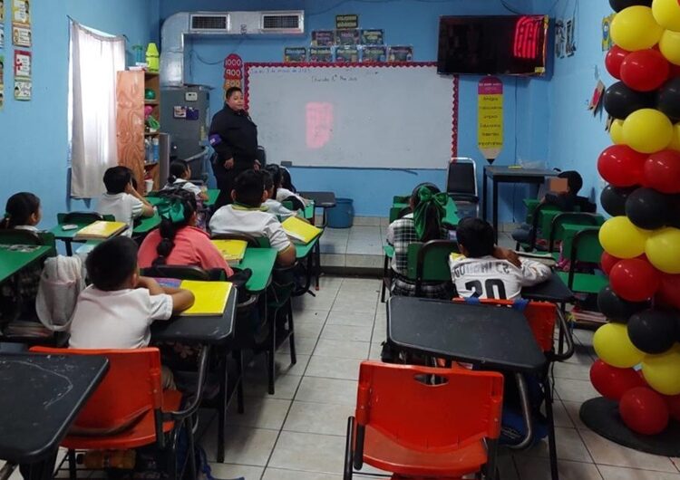 Reciben estudiantes de Reynosa visita de la Guardia Estatal de Género