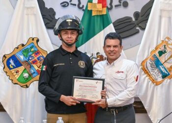 Reconoce Cabildo de Victoria acto heroico de bombero