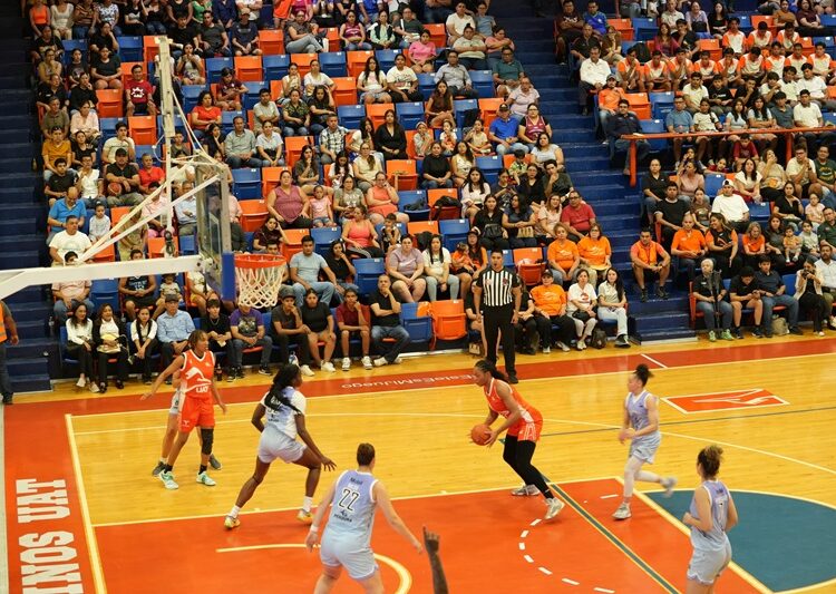 Rector de la UAT inaugura la temporada de la LNBP Femenil