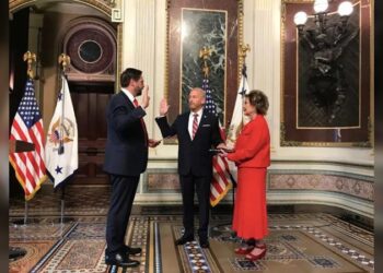 Ronald Johnson toma protesta como embajador de EU en México