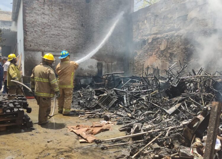 Se incendia almacén de Servicios Generales del Ayuntamiento de Victoria