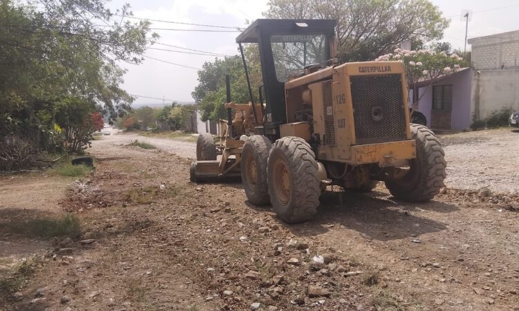 Tras lluvias activa Municipio plan de bacheo intenso