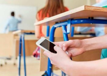 Prohíben diputados uso del celular en escuelas de Tamaulipas