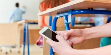 Prohíben diputados uso del celular en escuelas de Tamaulipas