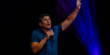 «Los mexicanos somos felices»: César Lozano