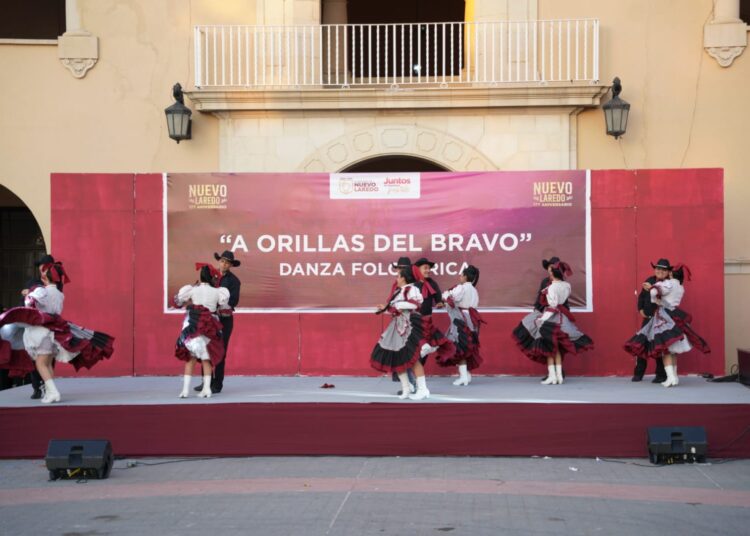 Nuevo Laredo celebra su 177 aniversario con colorida muestra de danza folklórica