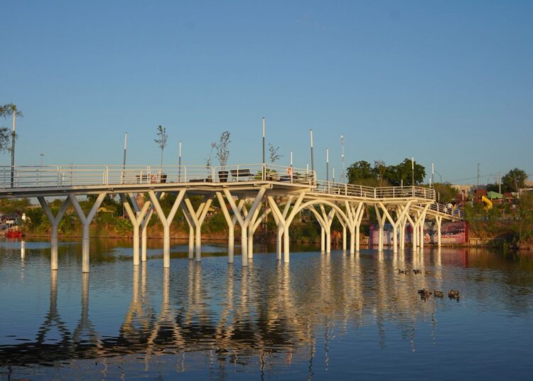 Carmen Lilia inaugura puente panorámico del Península del Laguito