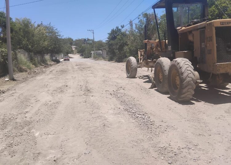 Avanza mejora de calles en Victoria
