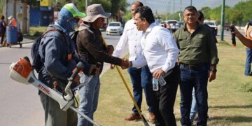 Con limpieza, instalación de luminarias y bacheo, ¡se transforma Victoria!