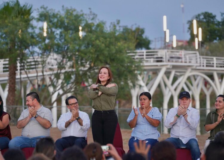 Carmen Lilia inaugura puente panorámico del Península del Laguito