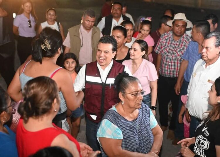 Con limpieza, instalación de luminarias y bacheo, ¡se transforma Victoria!