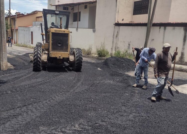 Con limpieza, instalación de luminarias y bacheo, ¡se transforma Victoria!