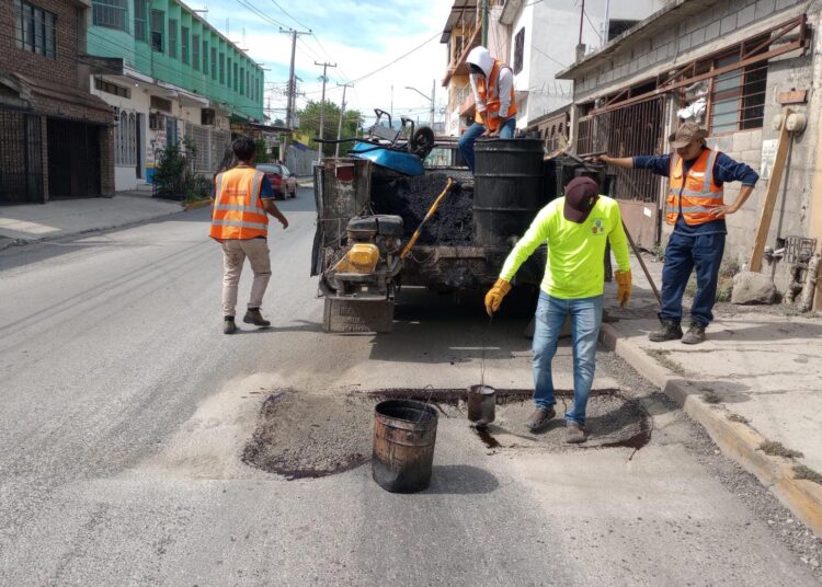 Con limpieza, instalación de luminarias y bacheo, ¡se transforma Victoria!