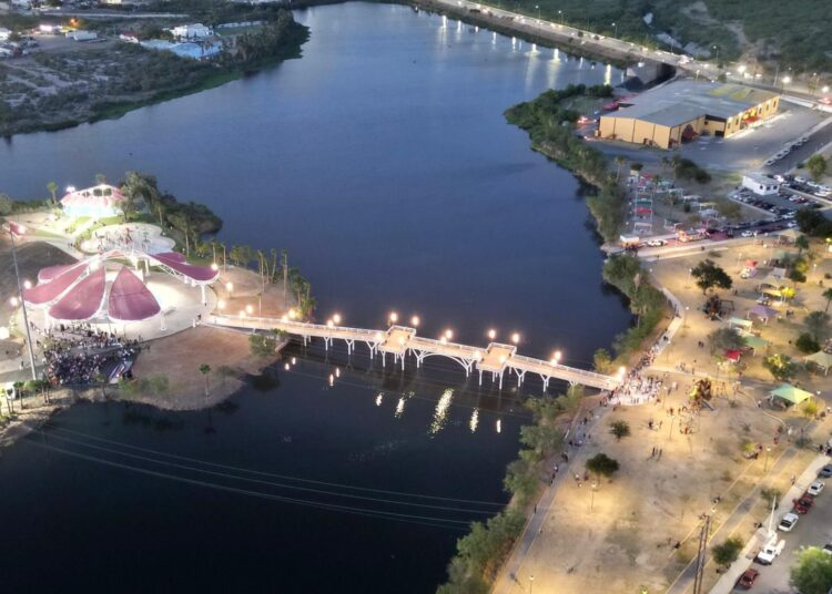 Carmen Lilia inaugura puente panorámico del Península del Laguito