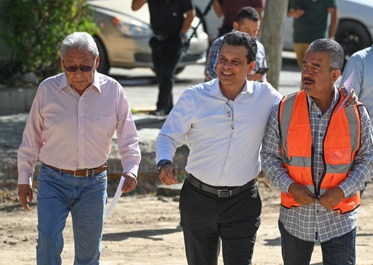 Alcalde Lalo Gattás da banderazo a dos obras más de pavimentación
