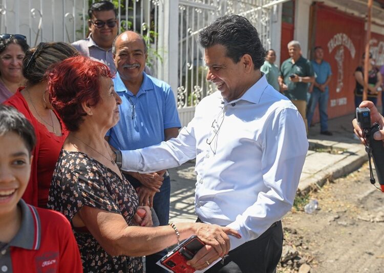 Alcalde Lalo Gattás da banderazo a dos obras más de pavimentación