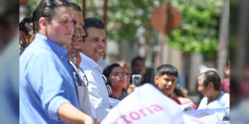 Alcalde Lalo Gattás da banderazo a dos obras más de pavimentación